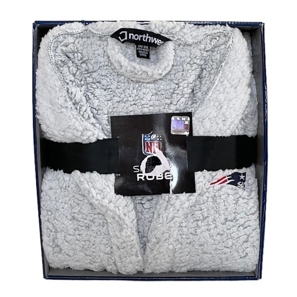 NFL New England Patriots Soft Sherpa Robe with Pockets Men’s size L/XL - Picture 14 of 14